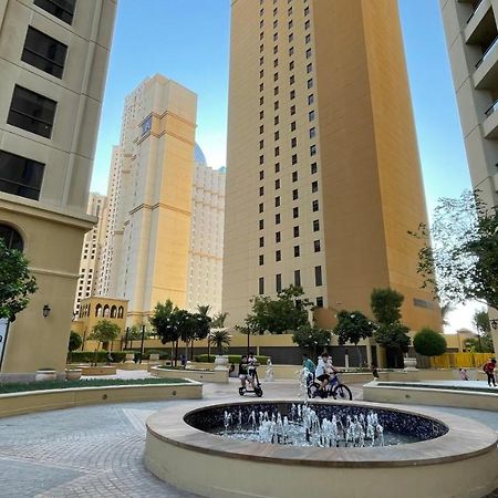 Business Backpackers Jbr Vandrehjem Dubai Eksteriør billede