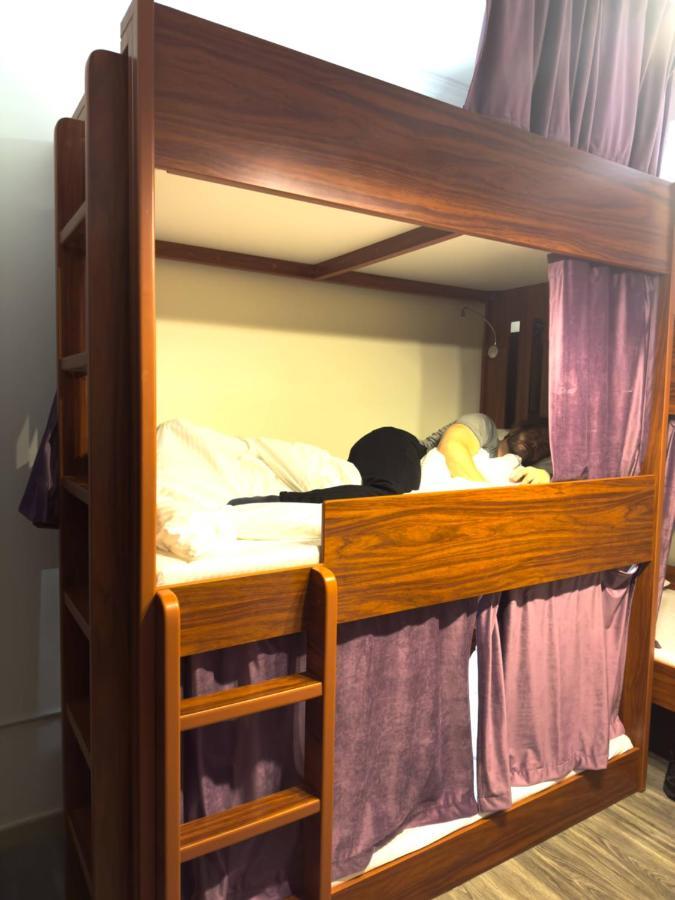 Business Backpackers Jbr Vandrehjem Dubai Eksteriør billede